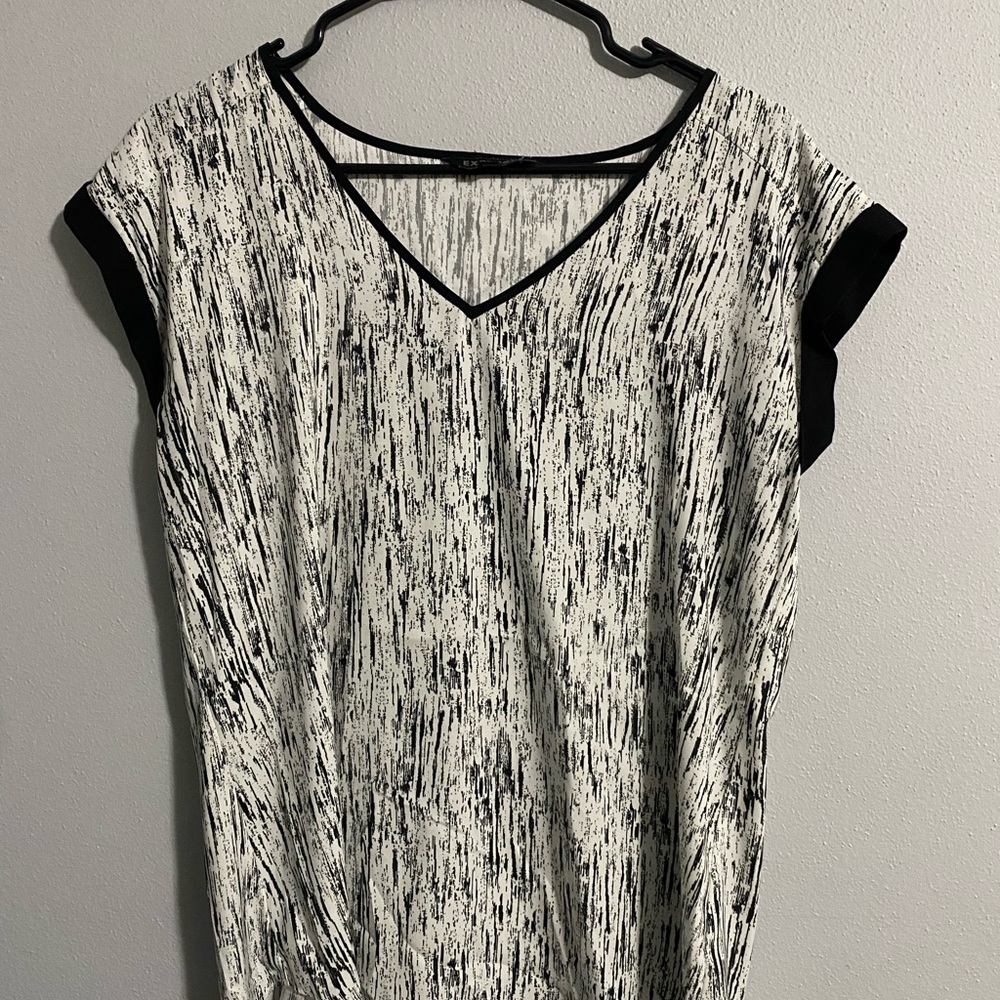 Express Black and White V-Neck Blouse